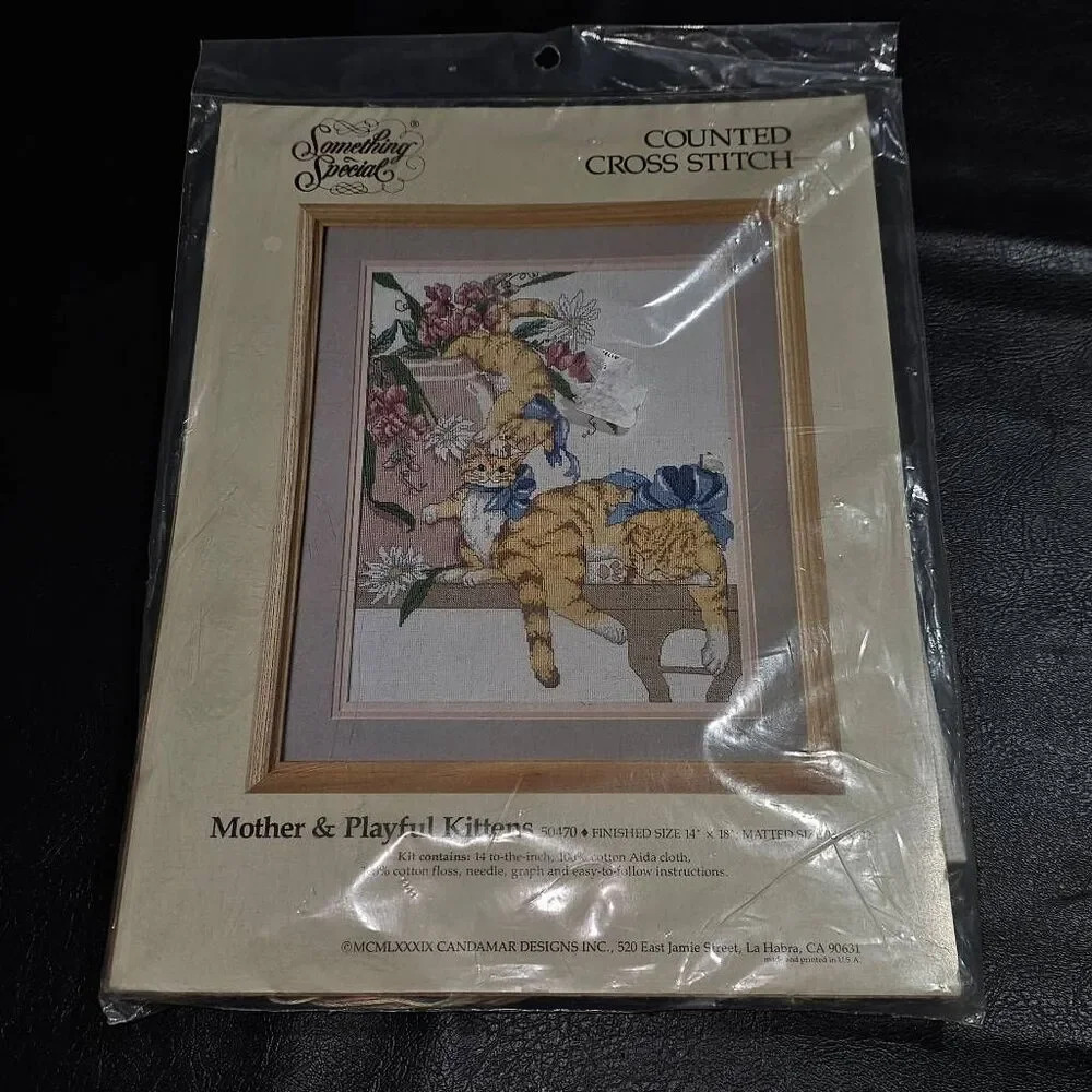 NIP Something Special #50470‎ Mother & Playful Kittens Counted Cross Stitch Kit